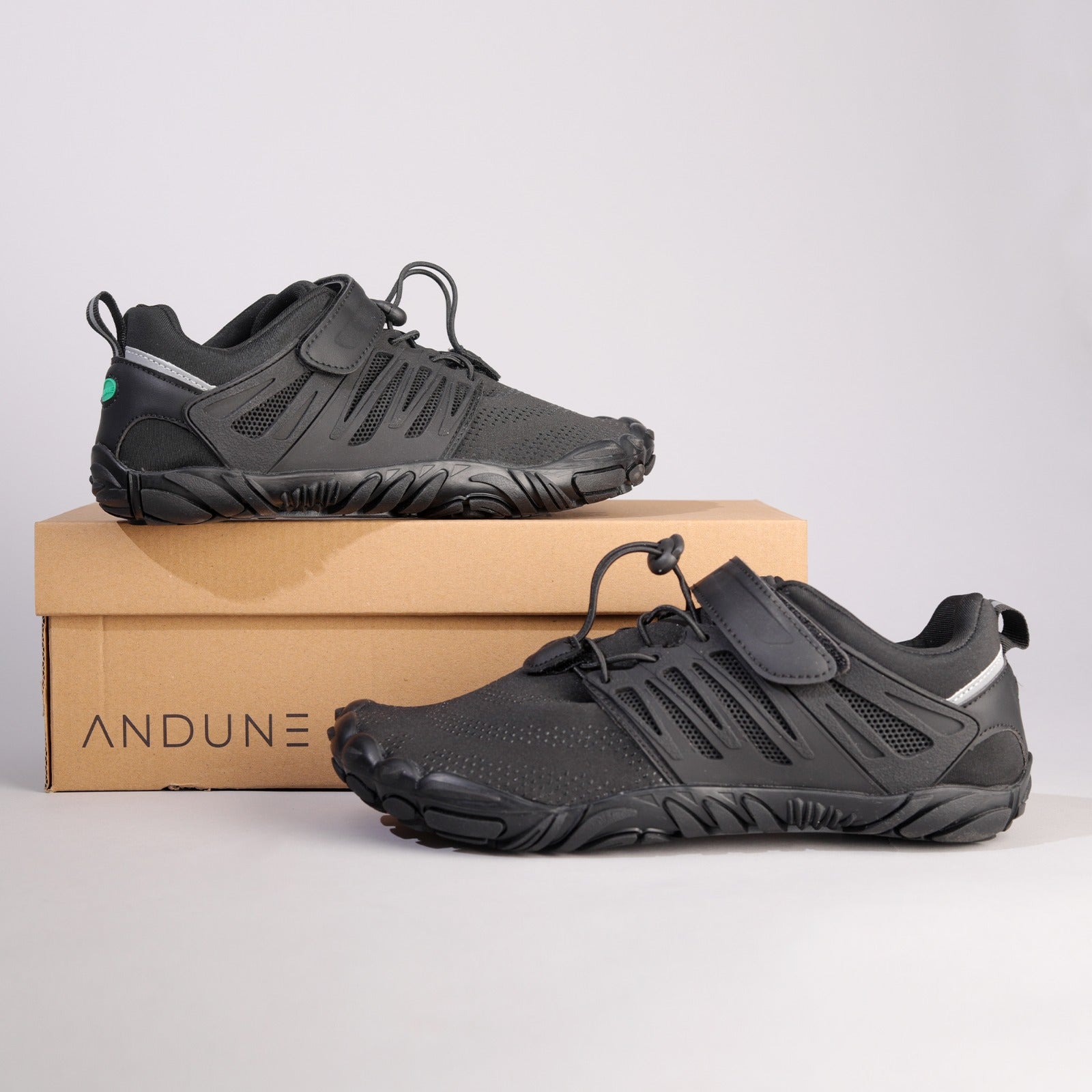 ANDUNE Men’s Barefoot & Minimalist Cross Training Shoes – All Terrain Carbon Dash